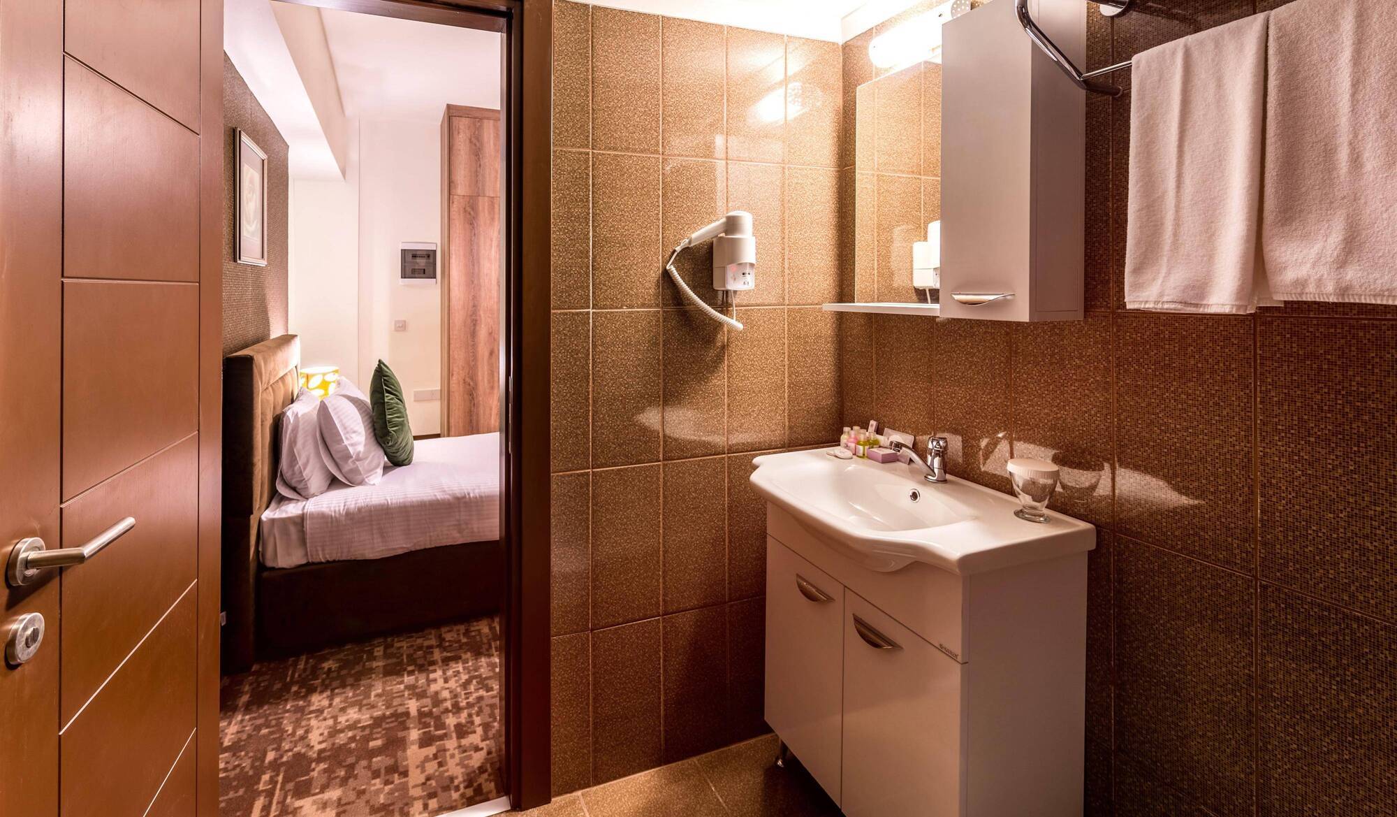 Oscar Park Hotel Next To Antic City Salamis Famagouste Extérieur photo